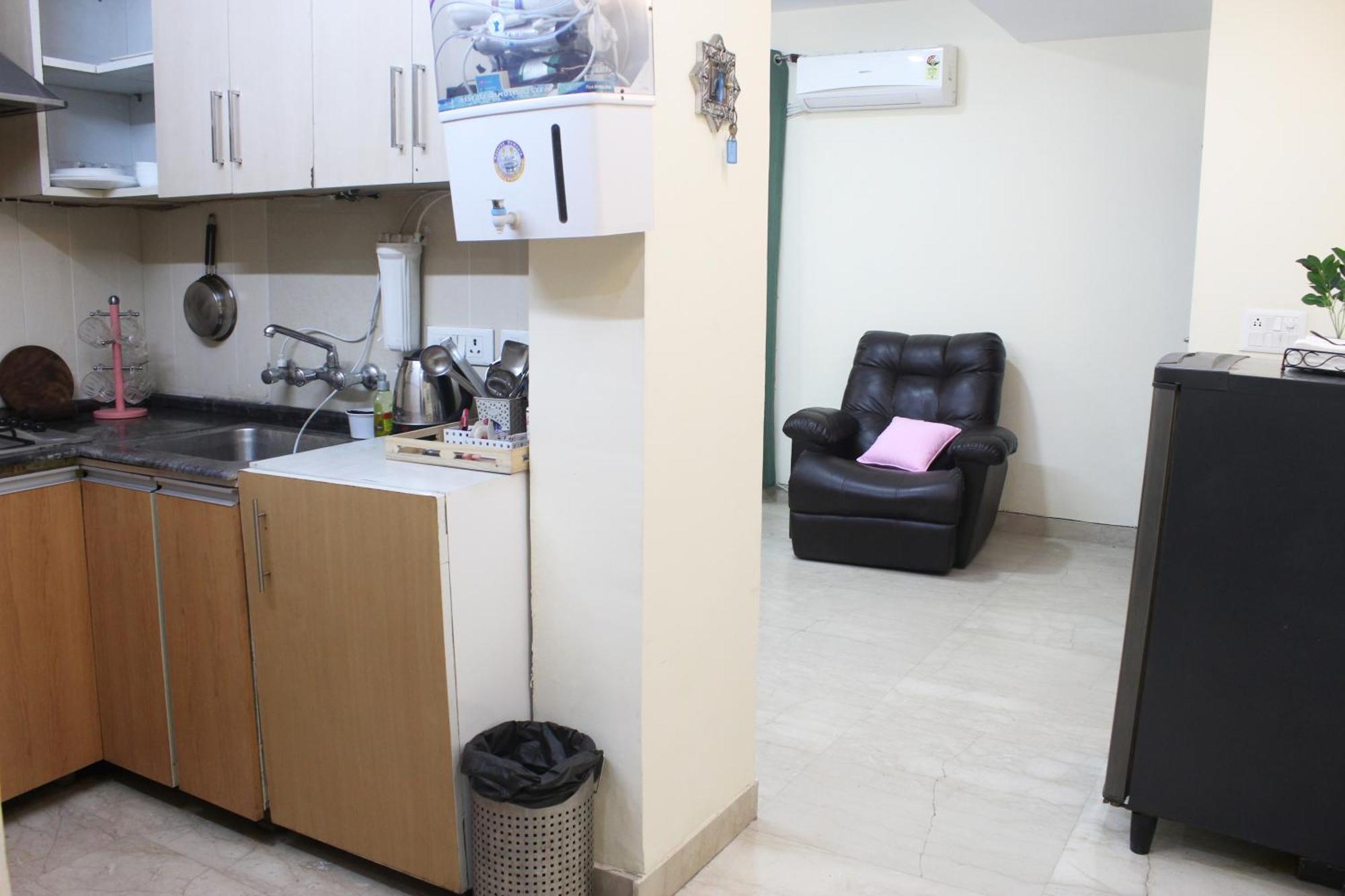 Modern Jacuzzi Hot Tub 1bhk South Delhi 3