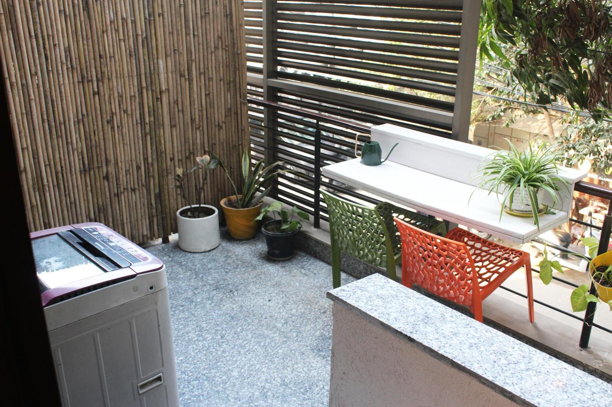 Modern Jacuzzi Hot Tub 1bhk South Delhi 3 *