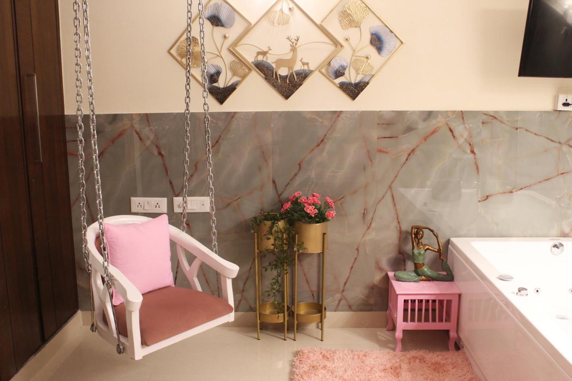 Modern Jacuzzi Hot Tub 1bhk South Delhi 3 Apartment *